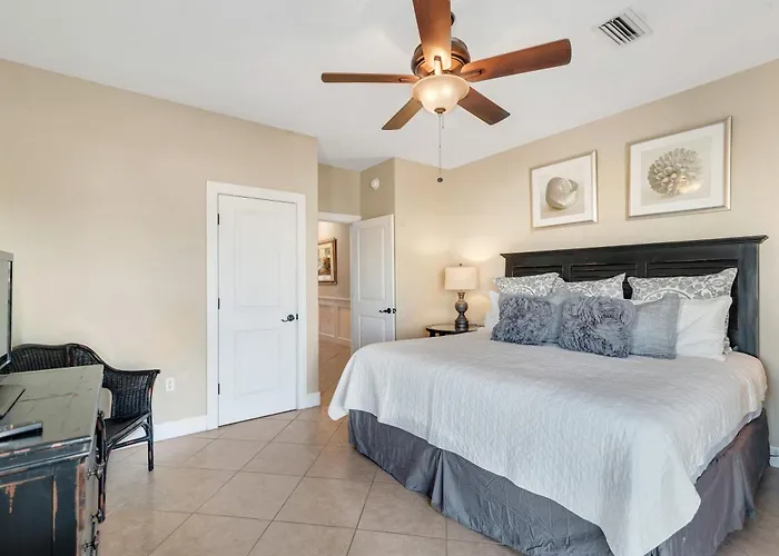 Holiday home Lemonade Stand By Gsvr - Spacious Beachside Getaway With Pool & Living Areas - Free Activities And Golf *