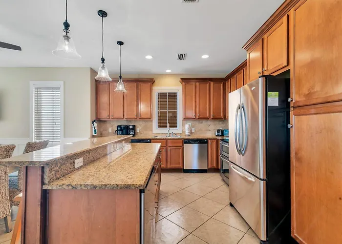 Holiday home Lemonade Stand By Gsvr - Spacious Beachside Getaway With Pool & Living Areas - Free Activities And Golf Gulf Shores